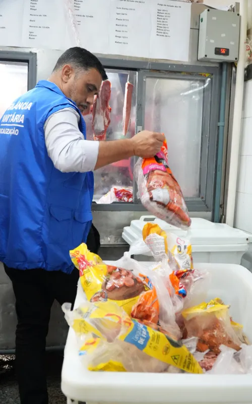 No total 796,85 kg de alimentos foram considerados inadequados para comercialização