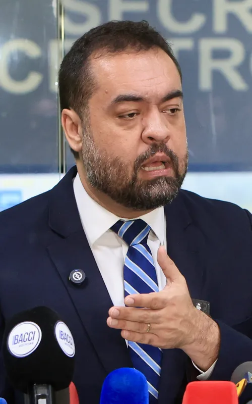 Governador afirma que Rio está atuando sozinho no combate à criminalidade do estado