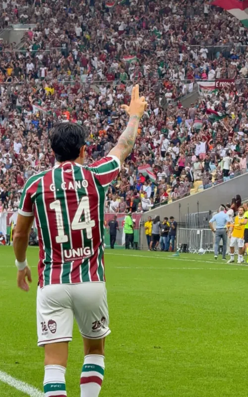 Cano marcou o primeiro gol na vitória do Fluminense