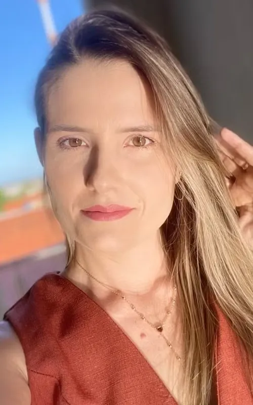 Paula Proença Castela Ribeiro tinha 35 anos e deixou marido e filhos; velório ocorre nesta quinta-feira