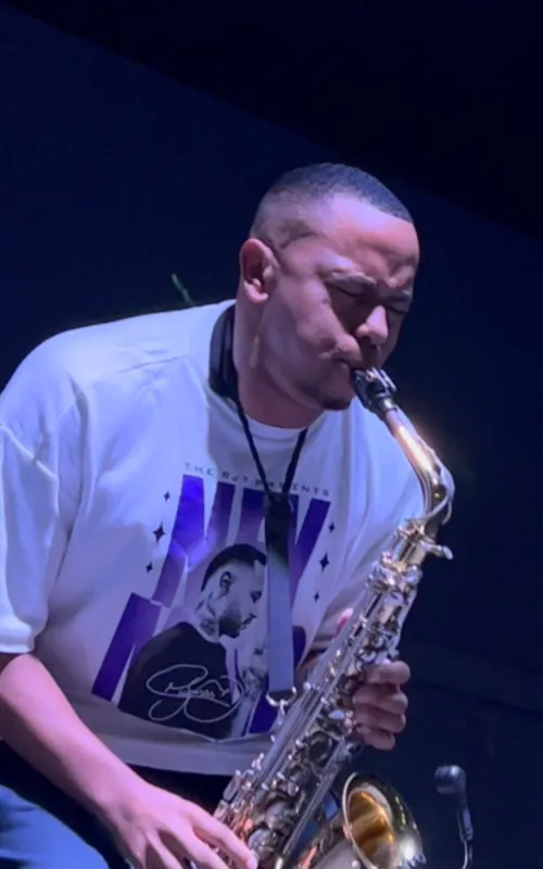 Entre suas inspirações Daniel cita grandes referências do saxofone como o norte-americano Kenny G