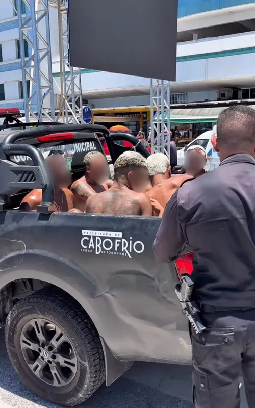 Segundo a prefeitura, o grupo detido estaria envolvido em atos de desordem e baderna