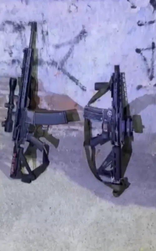 Na ação, dois fuzis foram apreendidos, segundo a PM