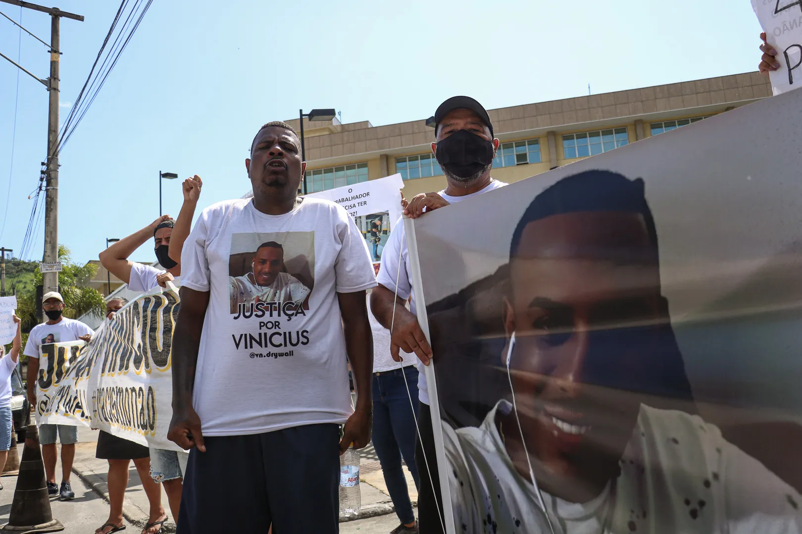 Amigos pediram justiça sobre a prisão de Luiz Vinicius.
