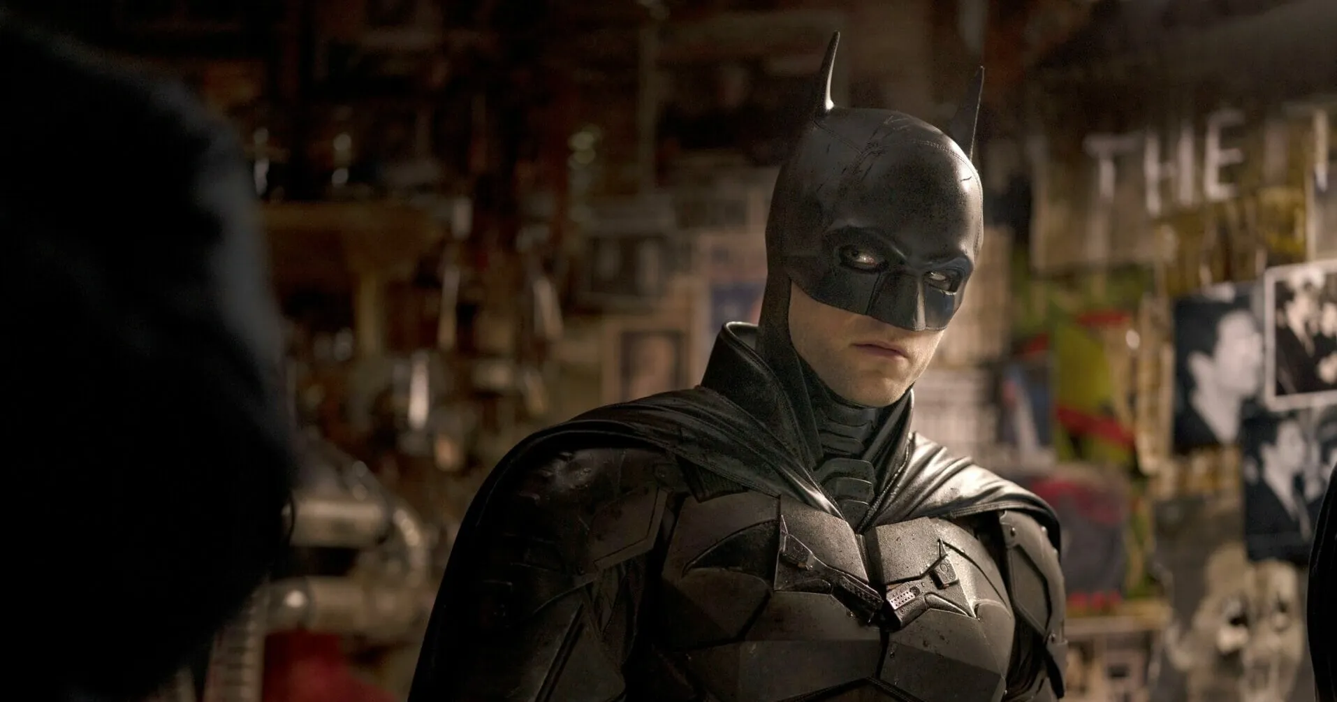 Robert Pattinson estreia como um Batman realista e intimidador