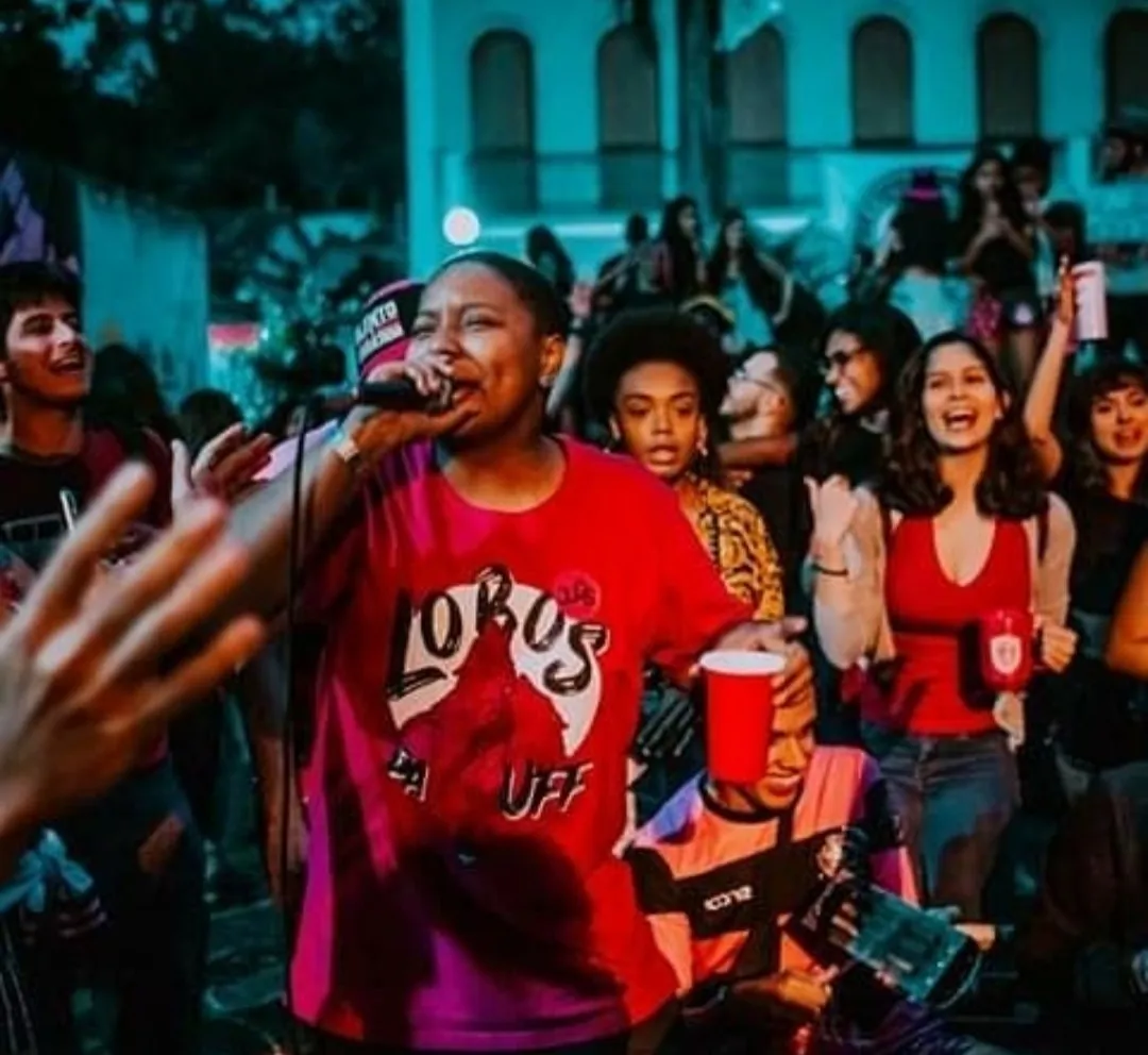 Movimento Hip Hop de Niterói em ação nas ruas da cidade