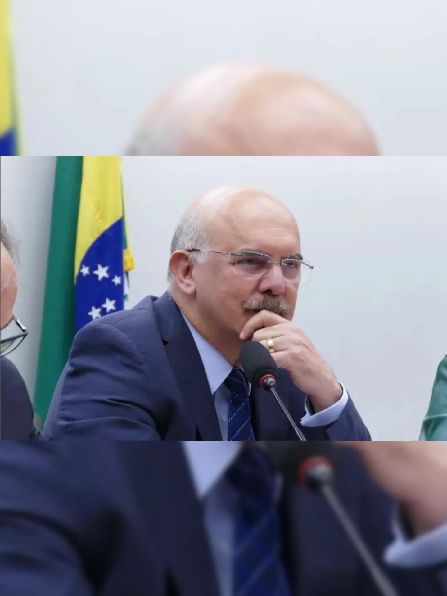 As denúncias são referentes  ao repasse de verbas para municípios por indicação dos pastores  a pedido do presidente Jair Bolsonaro (PL).