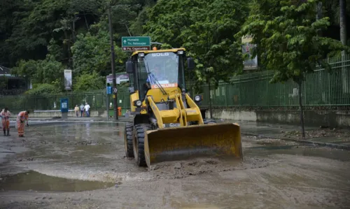 O Rio entrou em estágio de mobilização às 15h desta segunda, o que permanece até esta manhã de terça-feira (8).