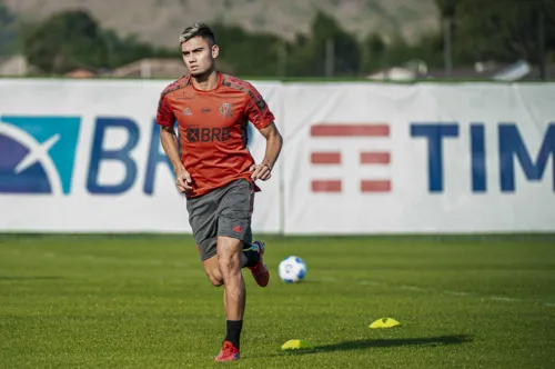 Andreas Pereira será contratado em definitivo pelo Flamengo.