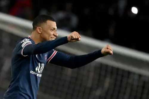 Mbappé resolveu o jogo ao marcar gol nos acréscimos do segundo tempo.