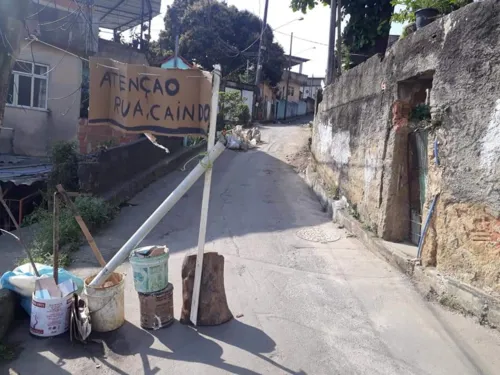 Moradores chegaram a interditar uma parte da rua em 2020.