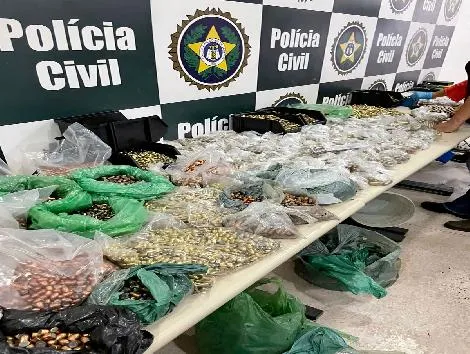 Material foi levado para a Cidade da Polícia.