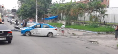 Policiais Militares realizam apoio no local.