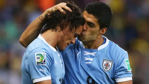 Sondados pelo Botafogo, Suárez e Cavani formam bela parceria pelo Uruguai