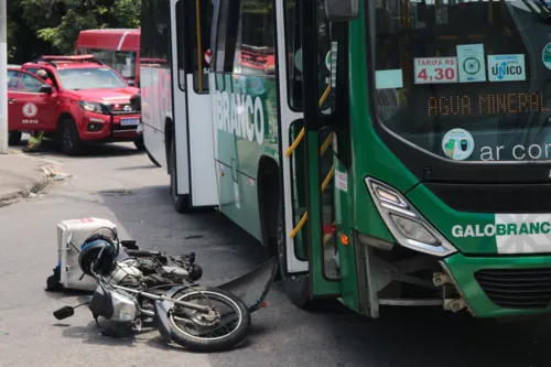 Motociclista foi encaminhado para o HEAL.