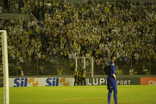 Torcida do Cascavel fez a festa no Paraná