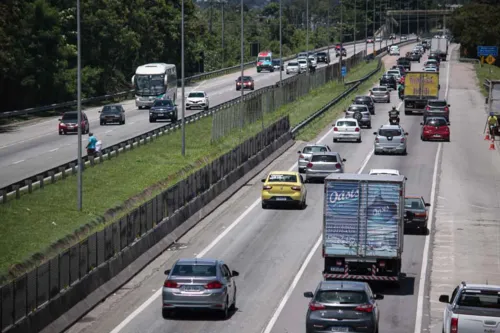 A maior concentração de veículos está prevista para o trecho de 60 quilômetros entre as cidades de Niterói e Rio Bonito.