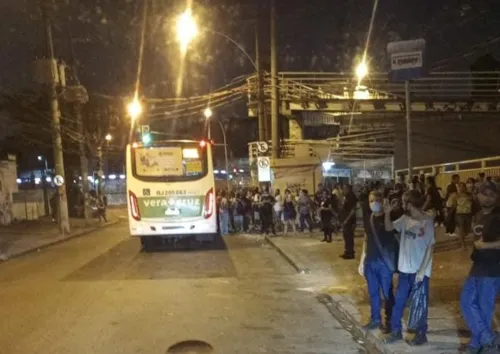 Greve deixou diversos trabalhadores sem transporte.