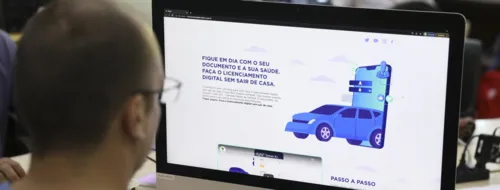 Após a compensação das taxas, o usuário estará apto para usar o documento digital, chamado de CRLV-e.