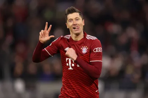 Robert Lewandowski marcou o hat-trick mais rápido da história da Champions League.