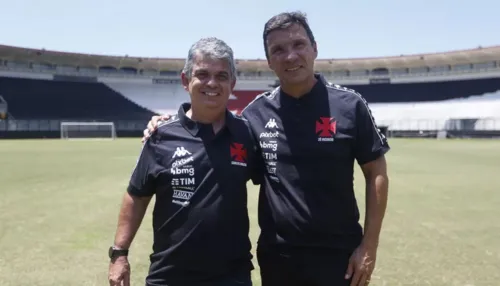 Técnico Zé Ricardo conta com a confiança do gerente de futebol Carlos Brazil.