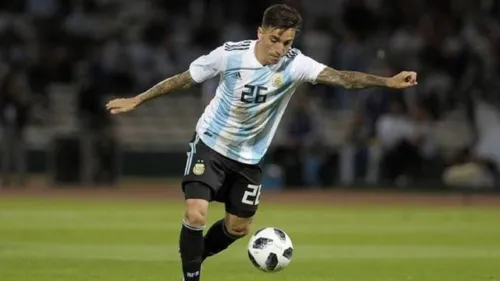 Renzo Saravia chegou à Seleção Argentina com suas boas atuações pelo Inter