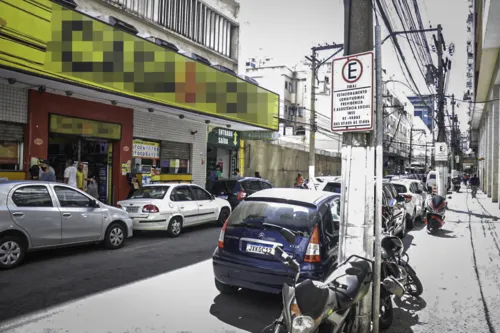 Com o acusado, policiais encontraram uma caixa de torneiras elétricas.