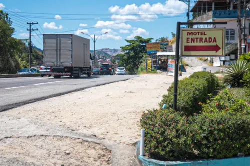 Militares foram para o local e conseguiram deter o trio.