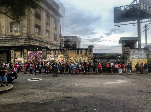 Passageiros enfrentaram dificuldades pela manhã no Rio.