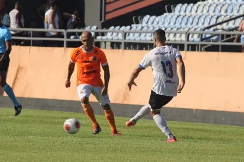 Duelo aconteceu no Laranjão e foi bastante equilibrado