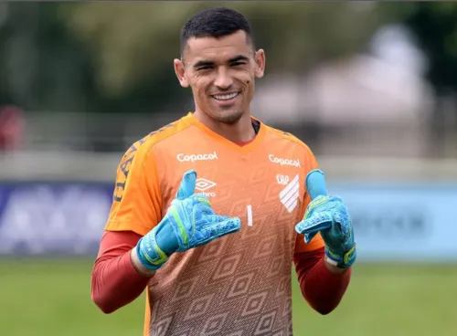 Santos defendeu apenas o Athletico-PR e a Seleção durante toda a sua carreira