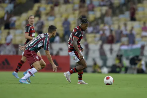 Flamengo e Fluminense voltam a se enfrentar no Maracanã pelo título carioca