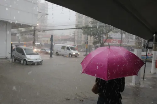 A previsão do Alerta Rio para o município é de céu nublado.