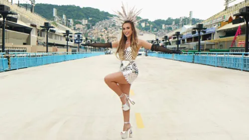 Beija-Flor de coração, a influencer se declara amante do carnaval