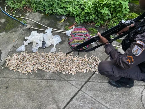 Foi encontrada uma mochila com mil pacotes de maconha