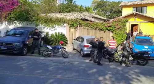 Mulher foi encontrada em sua casa no bairro João Fernandes.