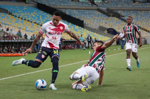 Equipes protagonizaram jogo fraco tecnicamente e um Maracanã esvaziado