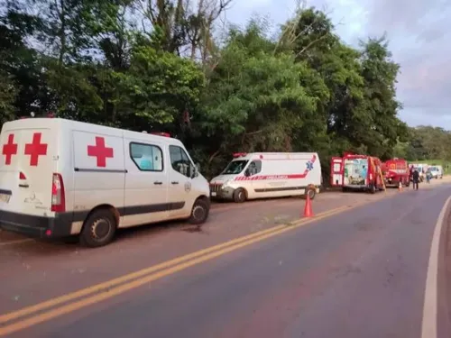 Acidente com ônibus que transportava paciente para tratamento acaba com 8 mortos