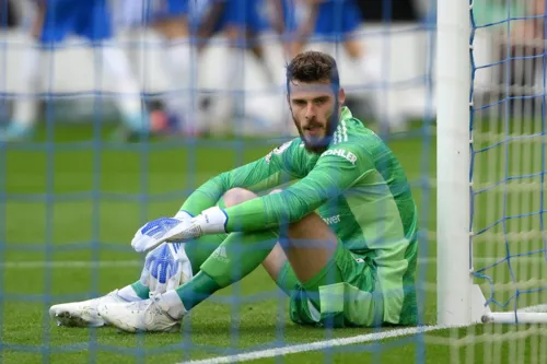 Desolado, o goleiro De Gea parecia não acreditar em tantos gols sofridos diante do Brighton