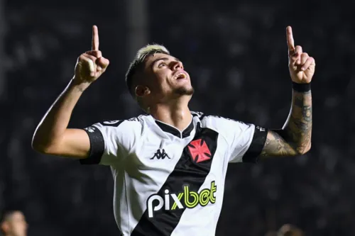 Gabriel Pec marcou o gol da vitória aos 28 do segundo tempo