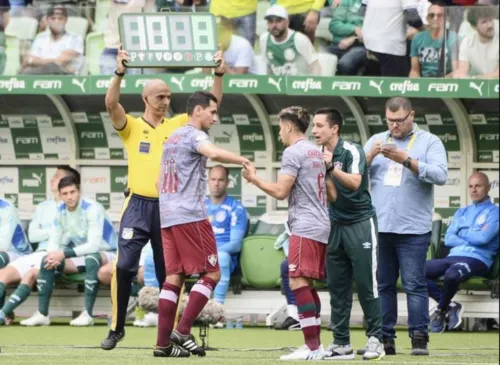 Ganso foi substituído ainda no primeiro tempo do duelo contra o Palmeiras