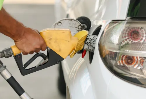 Encher o tanque do veículo tem sido empecilho para motoristas