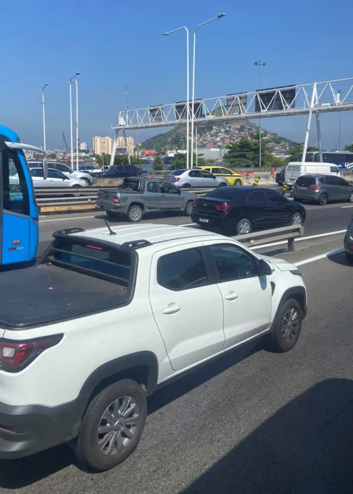 Imagem ilustrativa da imagem Acidente causa lentidão nos acessos à Ponte Rio-Niterói