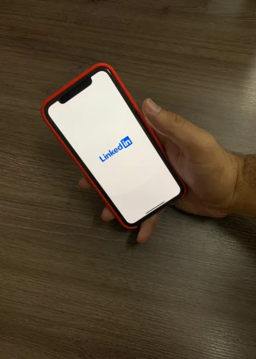 LinkedIn é uma rede social de negócios.