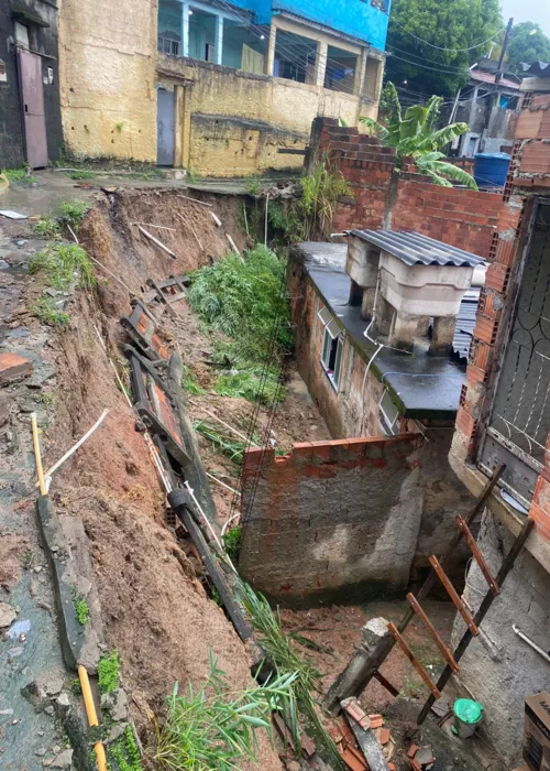 Imagem ilustrativa da imagem Chuva provoca caos na Região Metropolitana e deixa um morto em SG