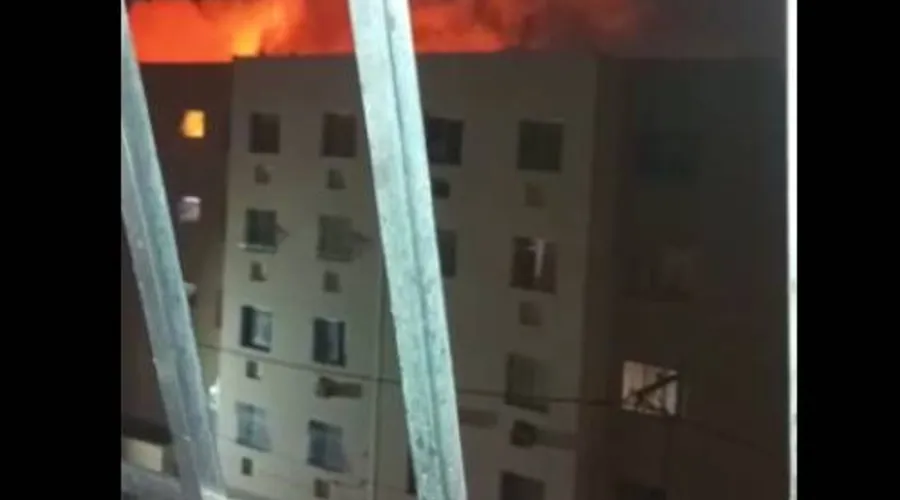 Incêndio atinge apartamento em São Gonçalo.