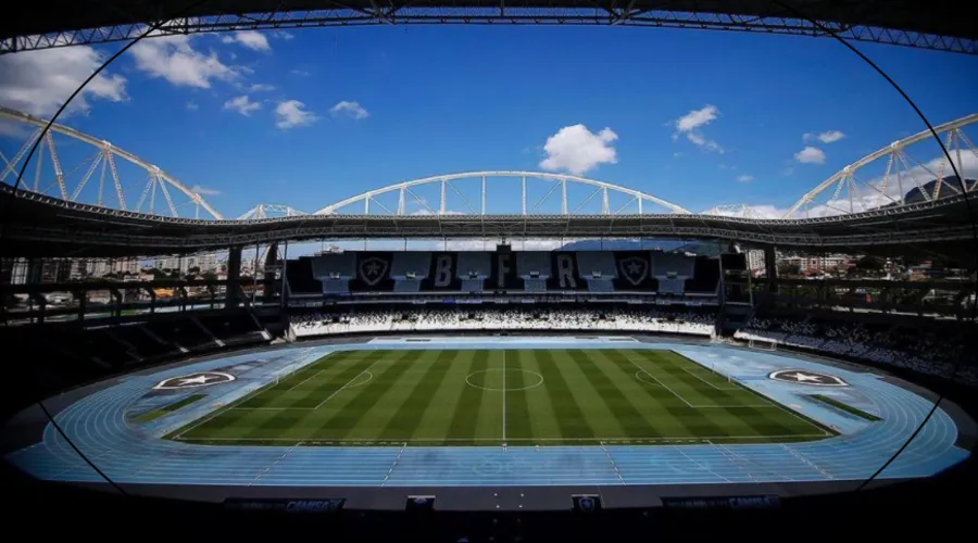 O estádio do Maracanã não está sendo utilizado por conta de reformas no gramado