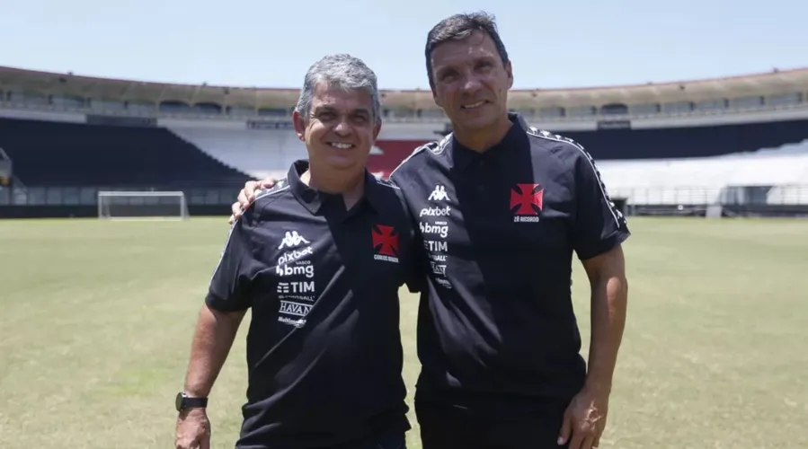 Técnico Zé Ricardo conta com a confiança do gerente de futebol Carlos Brazil.
