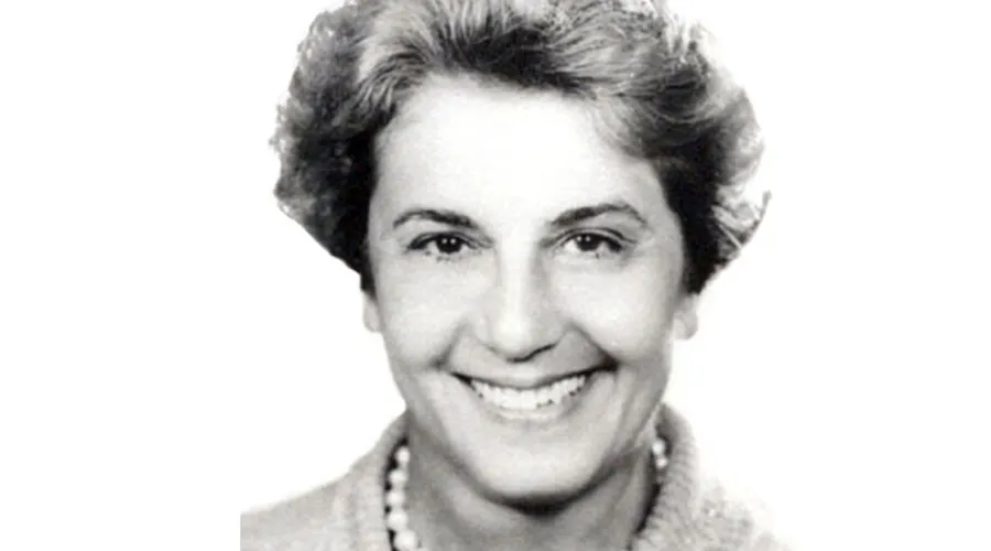 A ex-deputada Sandra Cavalcanti tinha 96 anos e morreu de parada cardíaca.