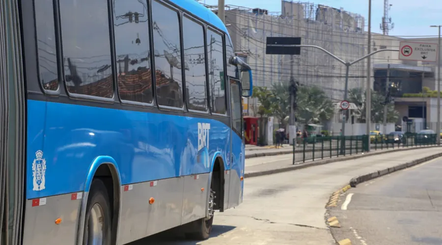 Imagem ilustrativa da imagem Greve dos rodoviários no Rio paralisa BRT; só 60% da frota de ônibus em circulação